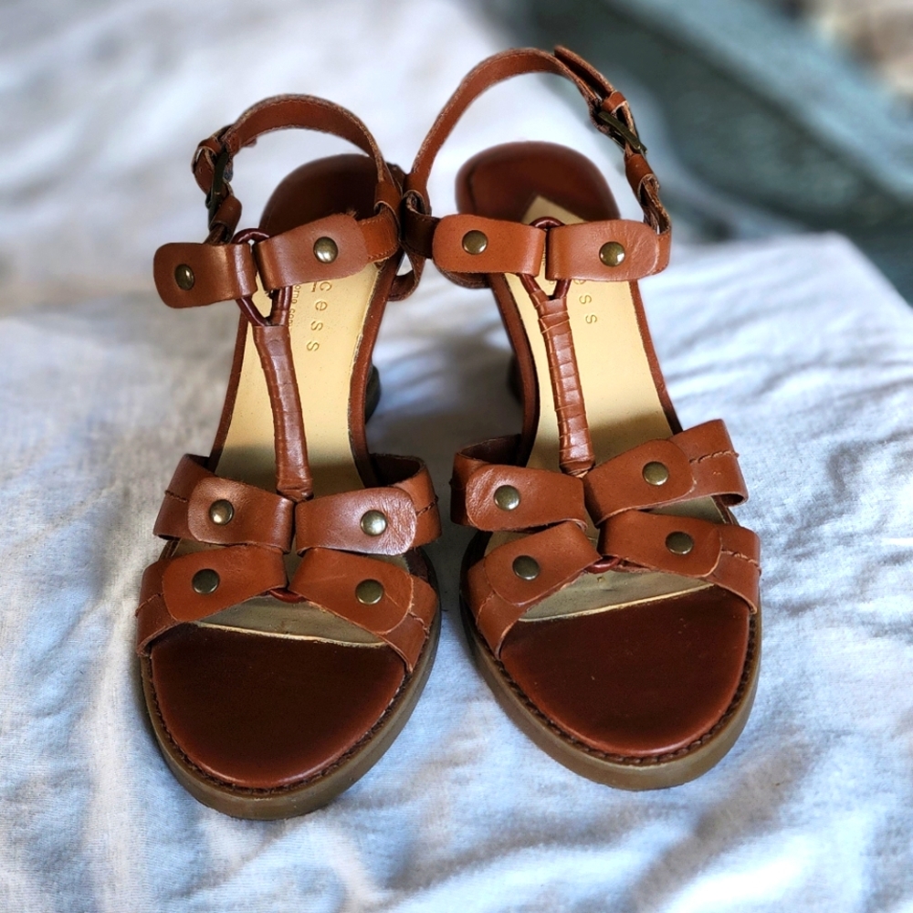 T-strap wedge heels